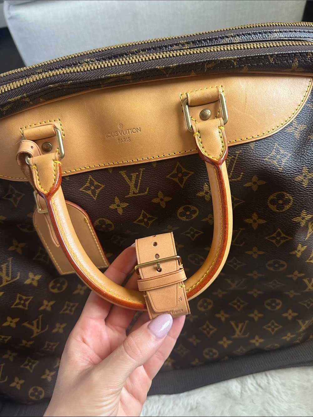 Louis Vuitton Alize Monogram Canvas Travel Bag - Picture 2 of 16
